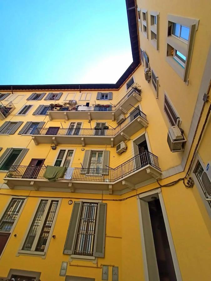Charming Design Apartment Into Navigli District Milan Extérieur photo